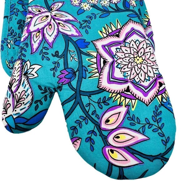 VERA Bradley Peacock Pot Holder and Oven Mitt Set - Picture 4 of 7